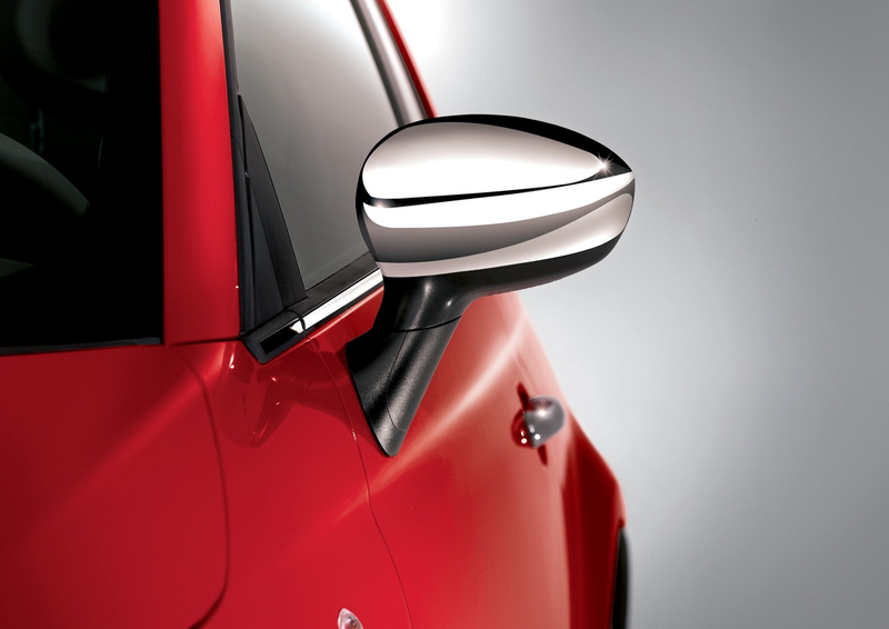 Illustration for article titled Fiat 500 Rolls Out in Europe, Bristling with Tech Goodness